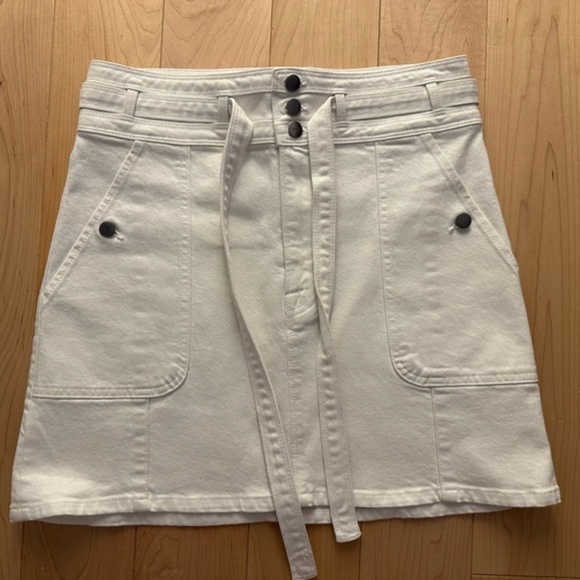 BNWOT- FRAME Le Mini Broderie Anglaise Denim Mini Skirt White (27) - Picture 1 of 10